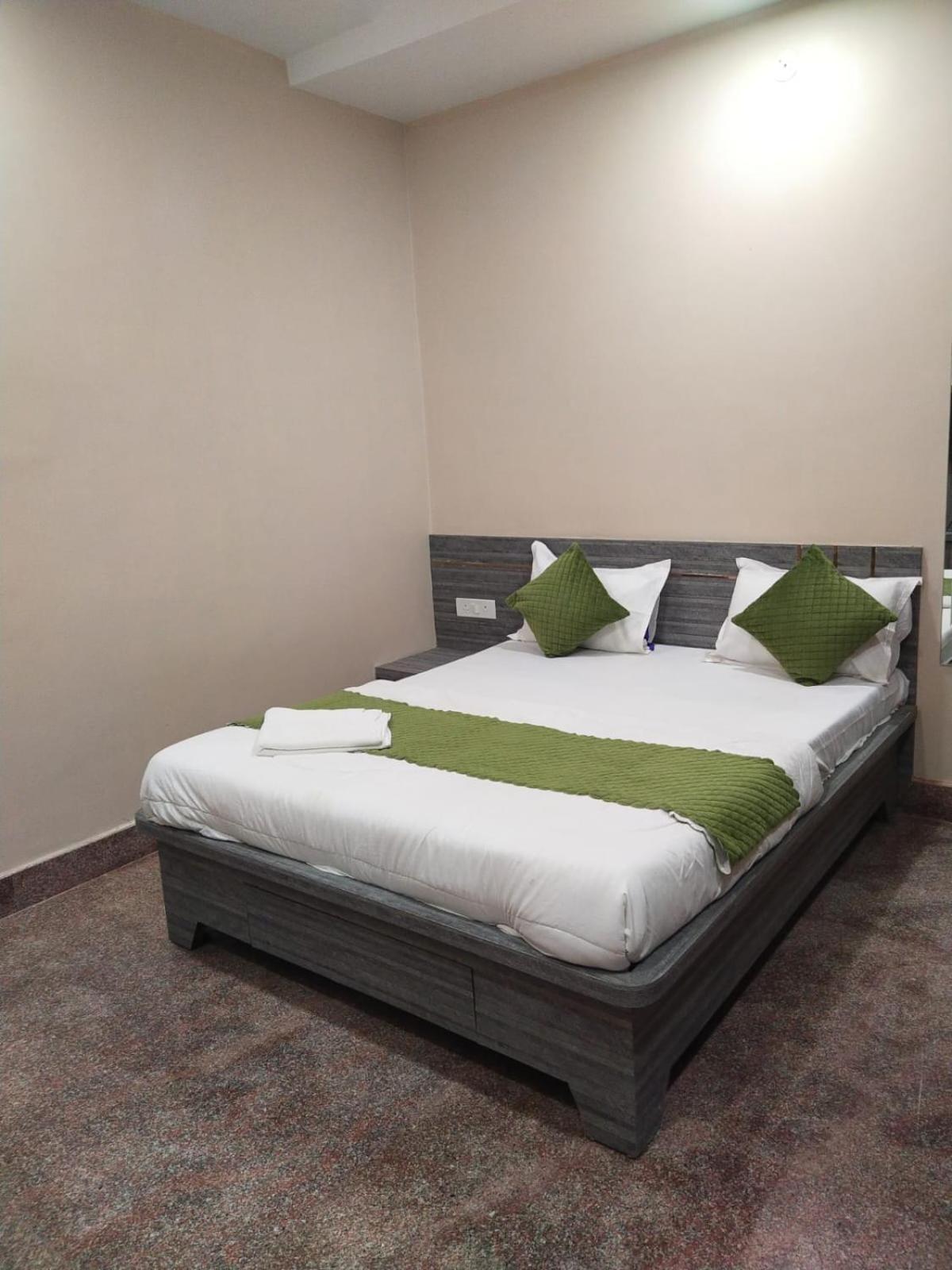 Hotel Utsav Palace Kanpur Exterior foto